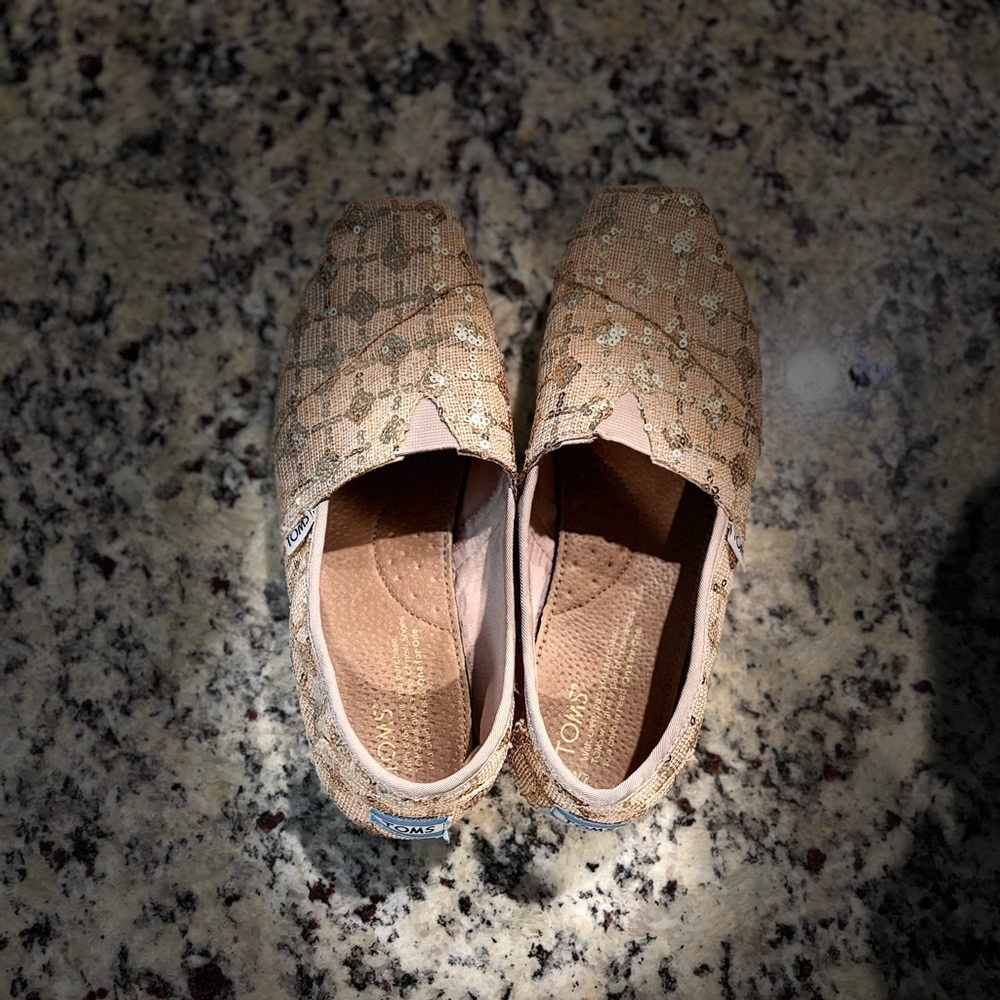 Toms Gold Sequent Shoes Size 7